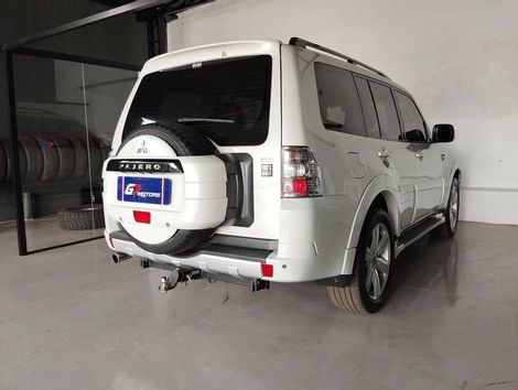 Mitsubishi Pajero HPE Full 3.2 4x4 T.I.Dies. 5p Aut