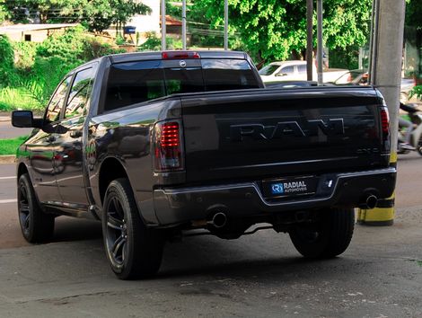 RAM CLASSIC LARAMIE NIGHT ED. 5.7 4X4 Aut.