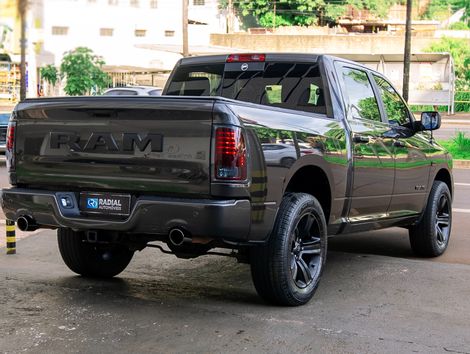 RAM CLASSIC LARAMIE NIGHT ED. 5.7 4X4 Aut.