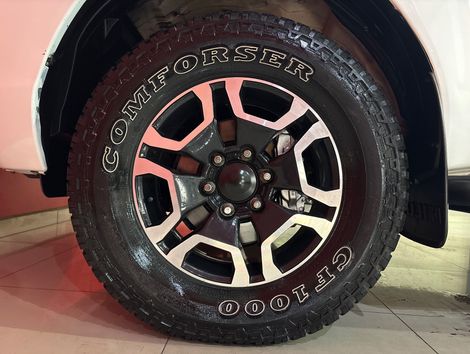 Toyota Hilux CD 4x4 2.8 Diesel Mec.