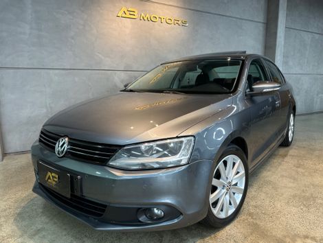 VolksWagen JETTA Comfortline 2.0 T.Flex 8V 4p Tipt.