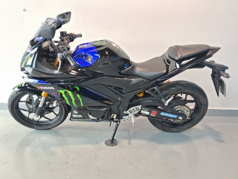 YAMAHA YZF R-3 321/ABS