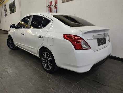 Nissan VERSA UNIQUE 1.6 16V FlexStart 4p Aut.