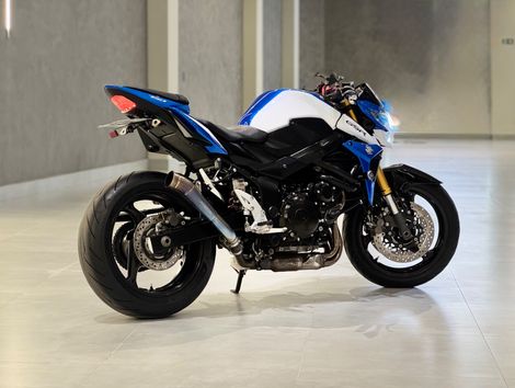 SUZUKI GSR 750