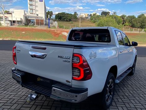 Toyota Hilux CD SRX 4x4 2.8 TDI 16V Diesel Aut.