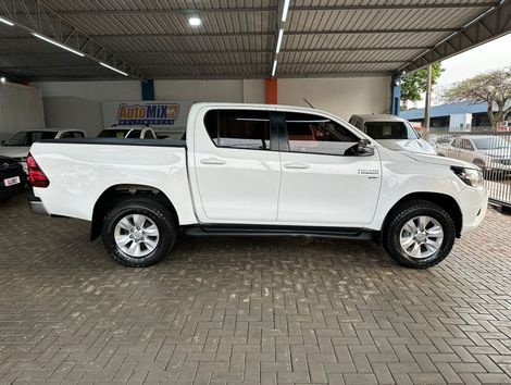 Toyota Hilux CD SRV 4x2 2.7 Flex 16V Aut.