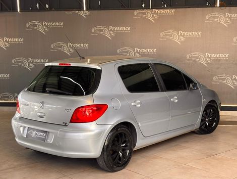 Peugeot 307 Feline/Griff/Premi. 2.0 Flex 5p Aut.