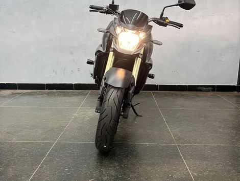 SUZUKI GSR 750