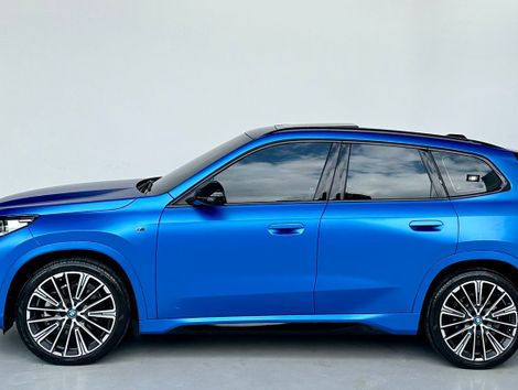 BMW iX 1 xDrive 30 M Sport (Elétrico)