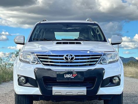 Toyota Hilux SW4 SRV D4-D 4x4 3.0 TDI Dies. Aut