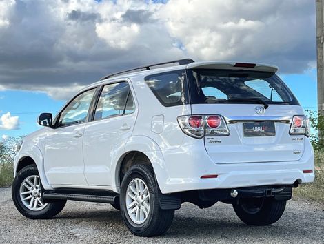 Toyota Hilux SW4 SRV D4-D 4x4 3.0 TDI Dies. Aut