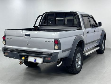 Mitsubishi L200 OUTDOOR HPE 2.5 4x4 CD T.Dies. Mec.