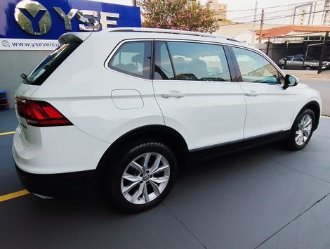 VolksWagen TIGUAN Allspac Comf 250 TSI 1.4 Flex