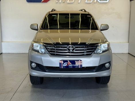 Toyota Hilux SW4 SR 4x2 2.7/ 2.7 Flex 16V Aut.