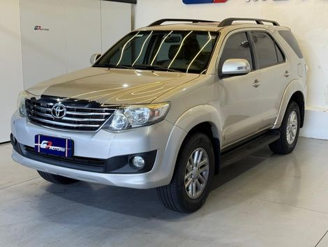 Toyota Hilux SW4 SR 4x2 2.7/ 2.7 Flex 16V Aut.