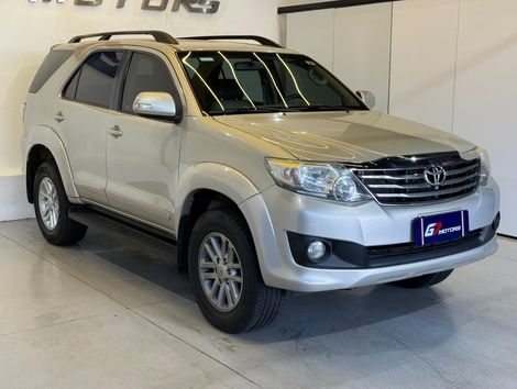 Toyota Hilux SW4 SR 4x2 2.7/ 2.7 Flex 16V Aut.