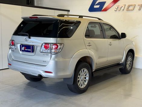 Toyota Hilux SW4 SR 4x2 2.7/ 2.7 Flex 16V Aut.