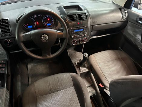 VolksWagen Polo Sedan 1.6 Mi Total Flex 8V 4p