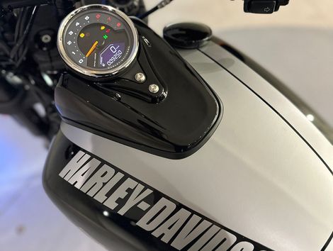Harley FAT BOB  114