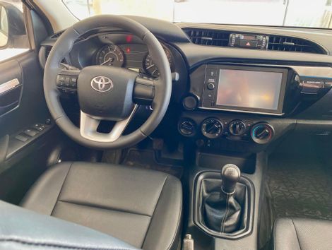 Toyota Hilux CD 4x4 2.8 Diesel Mec.