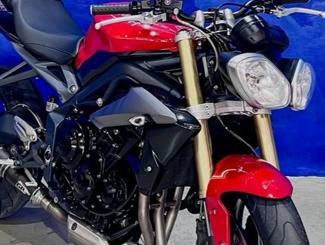 TRIUMPH STREET TRIPLE 675