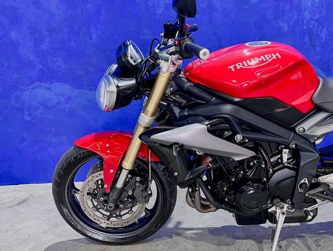 TRIUMPH STREET TRIPLE 675