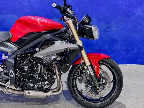 TRIUMPH STREET TRIPLE 675