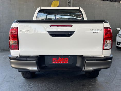 Toyota Hilux CD 4x4 2.8 Diesel Mec.