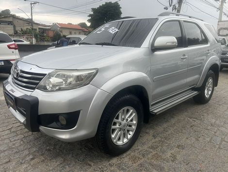 Toyota Hilux SW4 SR 4x2 2.7/ 2.7 Flex 16V Aut.