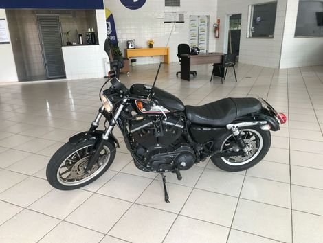 Harley XL 883 R