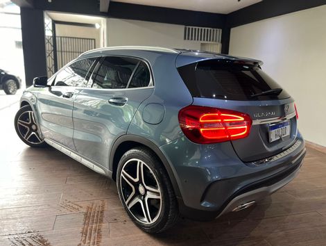 Mercedes GLA 250 Vision 2.0 TB 16V 211cv Aut.