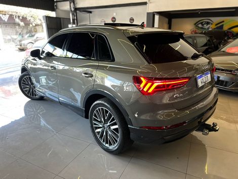 Audi Q3 Black Ed. 1.4 TFSI Flex/Black S-tron.