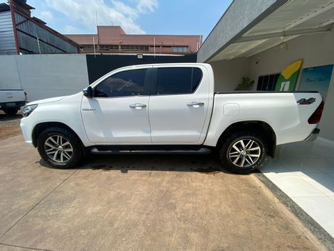 Toyota Hilux CD GR-S 4x4 2.8 TDI Dies. Aut.