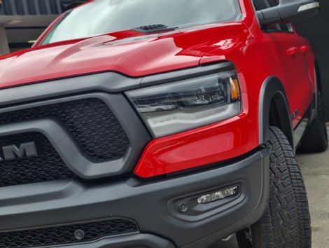 RAM 1500 REBEL 5.7 HEMI CD V8 4x4 Aut.