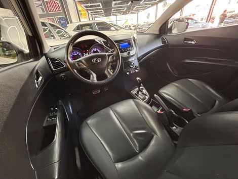 Hyundai HB20X Premium 1.6 Flex 16V Aut.