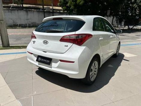 HYUNDAI 1.6 COMFORT PLUS 16V FLEX 4P MANUAL