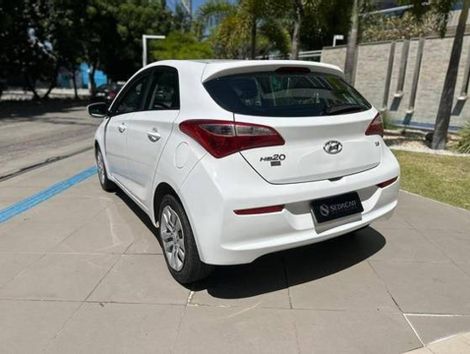 HYUNDAI 1.6 COMFORT PLUS 16V FLEX 4P MANUAL