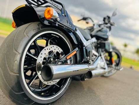 Harley SOFTAIL BREAKOUT FXSB