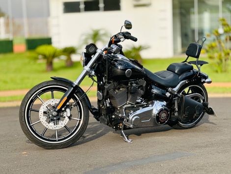 Harley SOFTAIL BREAKOUT FXSB