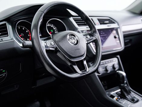 VolksWagen TIGUAN Allspac Comf 250 TSI 1.4 Flex