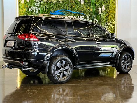 Mitsubishi Pajero HPE-S 3.2 4x4 T.I.Diesel 5p Aut.