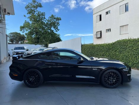 Ford Mustang GT Premium 5.0 V8