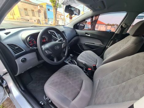 HYUNDAI 1.6 COMFORT PLUS 16V FLEX 4P AUTOMÁTICO