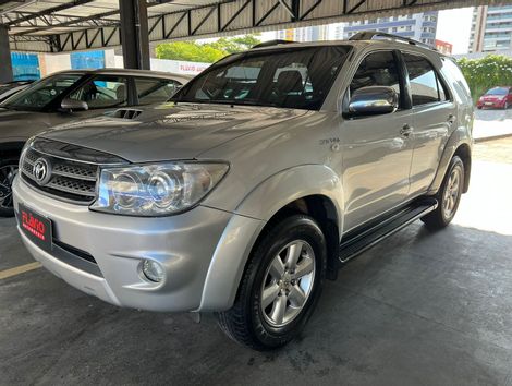 Toyota Hilux SW4 SRV D4-D 4x4 3.0 TDI Dies. Aut