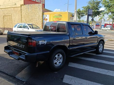 CHEVROLET 2.5 STD 4X4 CD 8V TURBO DIESEL 4P MANUAL