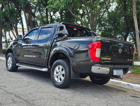 Nissan Frontier XE CD 4x4 2.3 Bi-TB Diesel Aut.