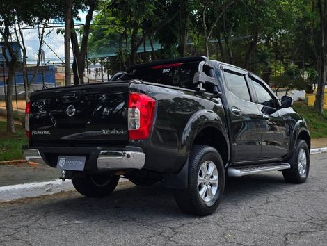 Nissan Frontier XE CD 4x4 2.3 Bi-TB Diesel Aut.