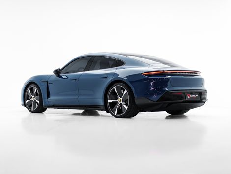 Porsche Taycan Turbo S (Elétrico)