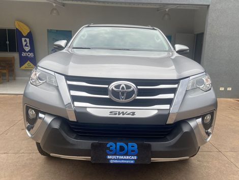 Toyota Hilux CD SRV 4x4 2.7 Flex 16V Aut.