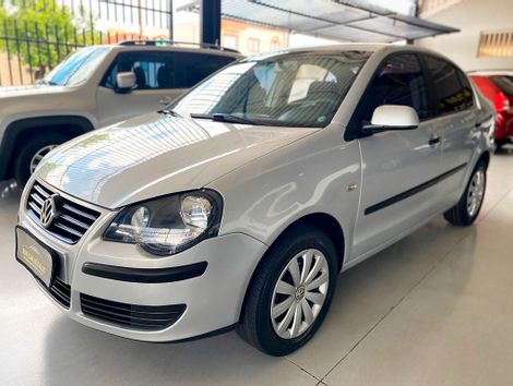 VolksWagen Polo Sedan 1.6 Mi Total Flex 8V 4p